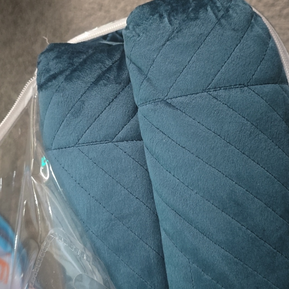 Barefoot Bungalow Riviera Velvet Modern Quilt Set, Teal, King - Reversible - Picture 10 of 10